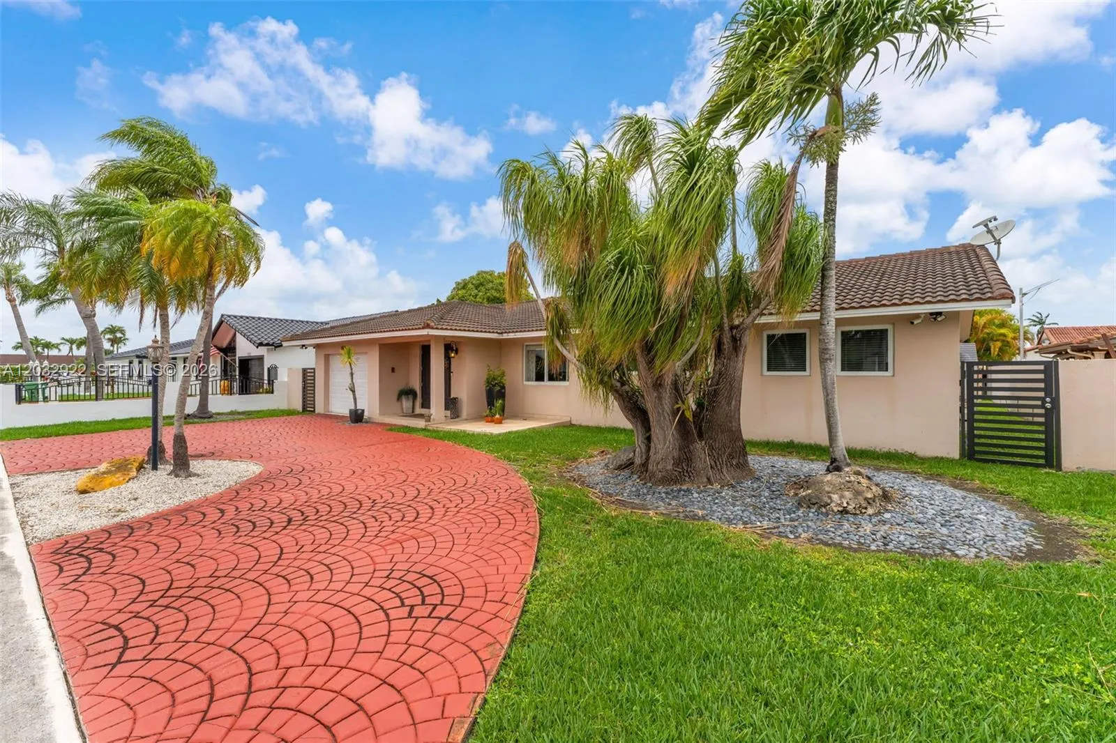 14061 SW 39th St, Miami FL 33175