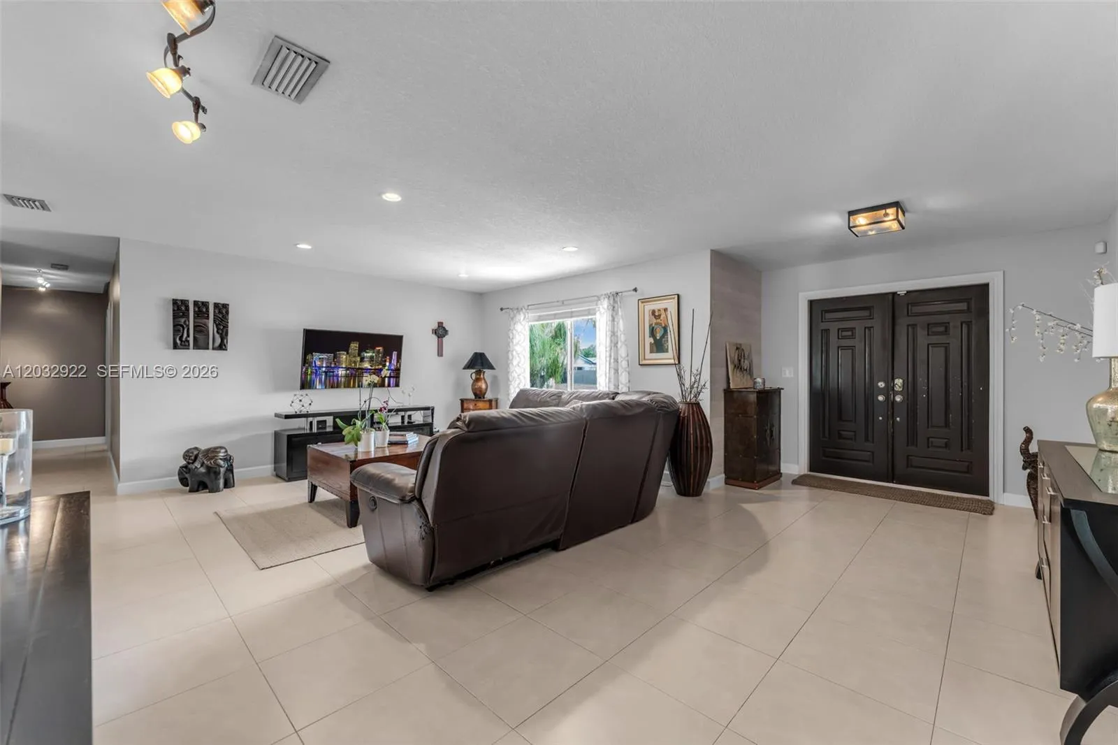 14061 SW 39th St, Miami FL 33175