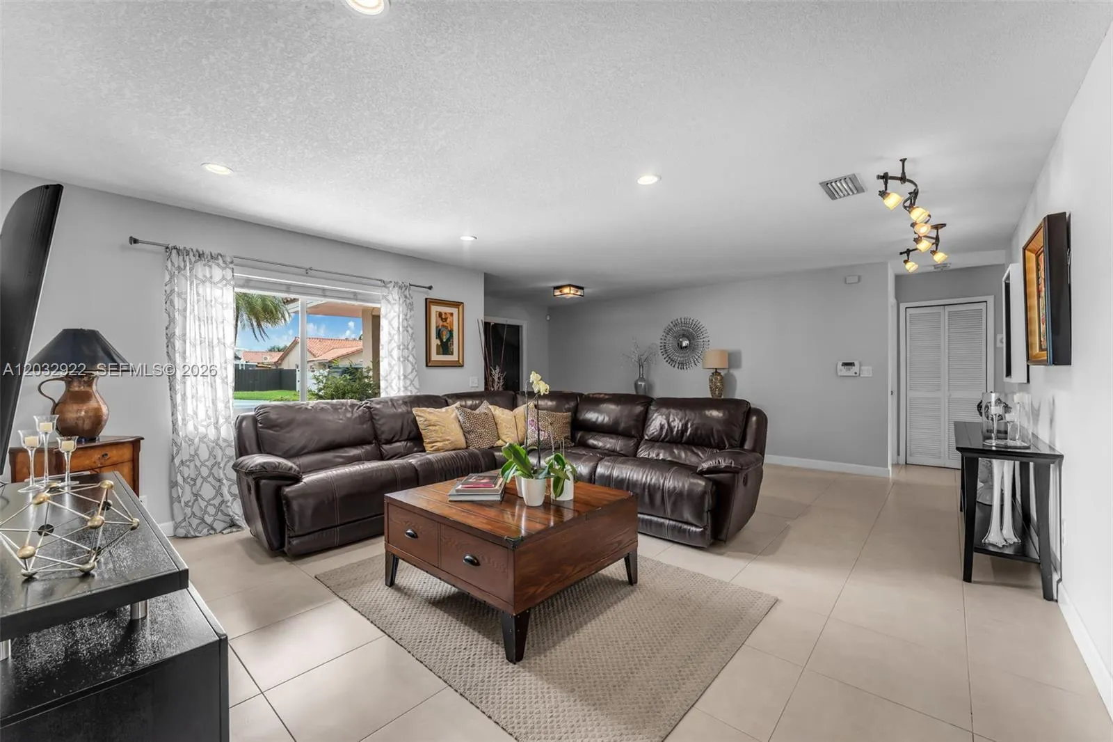 14061 SW 39th St, Miami FL 33175