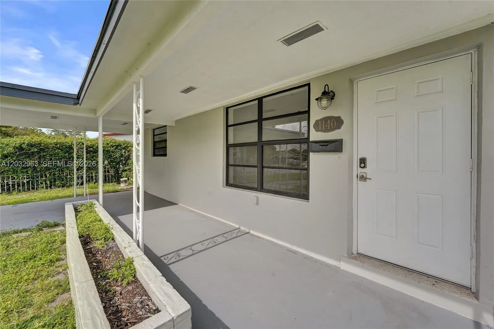 1140 N 74th Way, Hollywood FL 33024