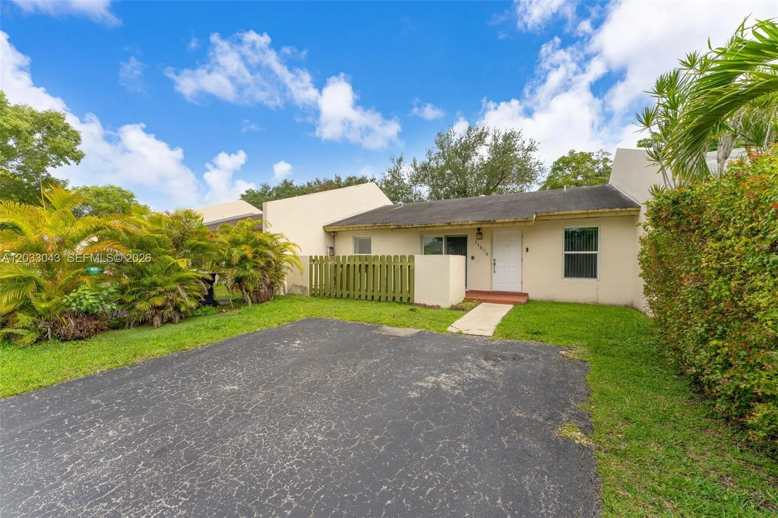 11506 SW 124th Pl # 11506, Miami FL 33186