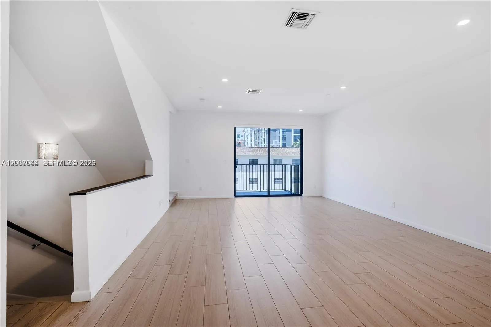 113 NE 6 # 1101, Fort Lauderdale FL 33304