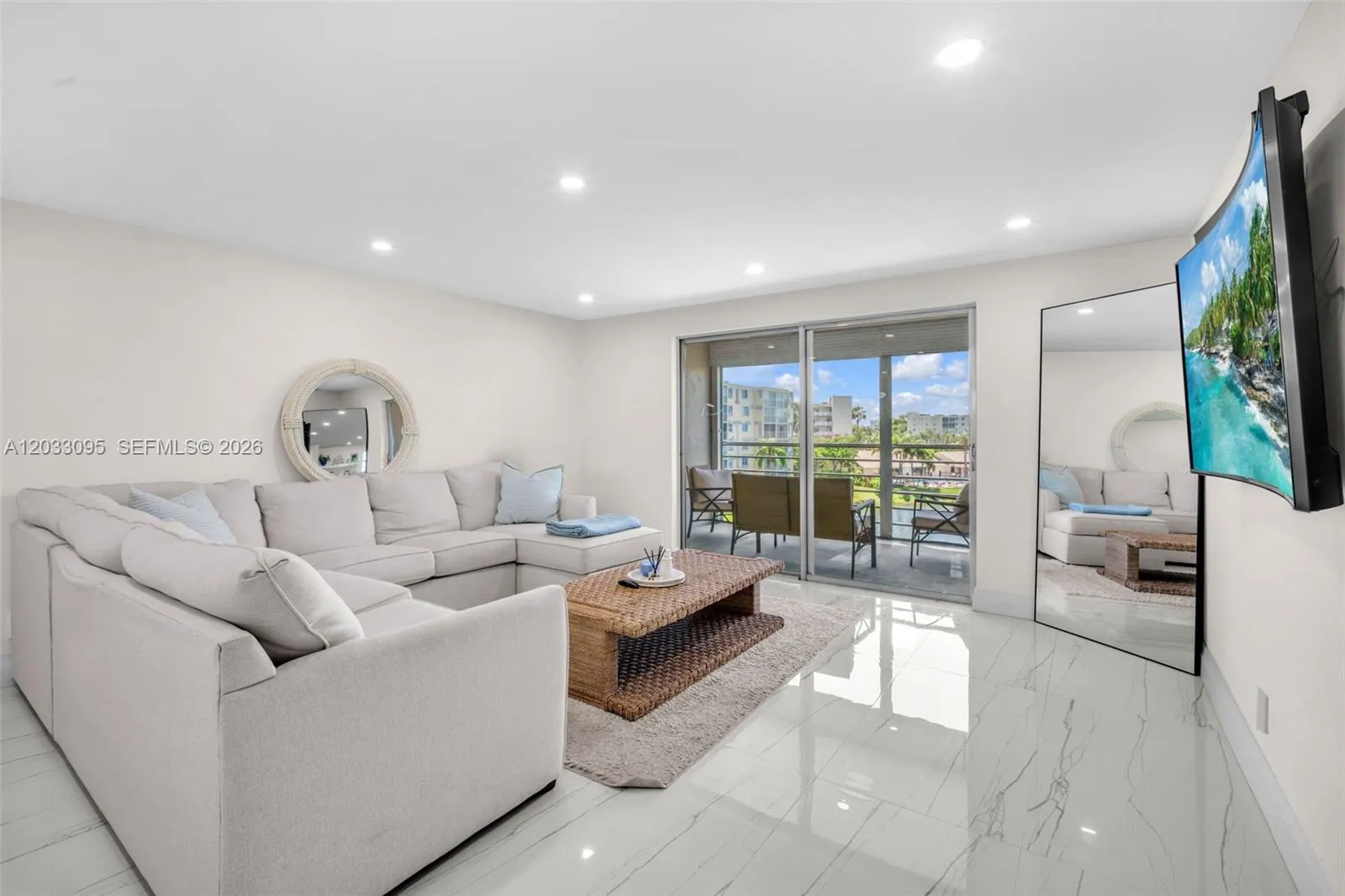 441 SE 3rd St # 404, Dania Beach FL 33004