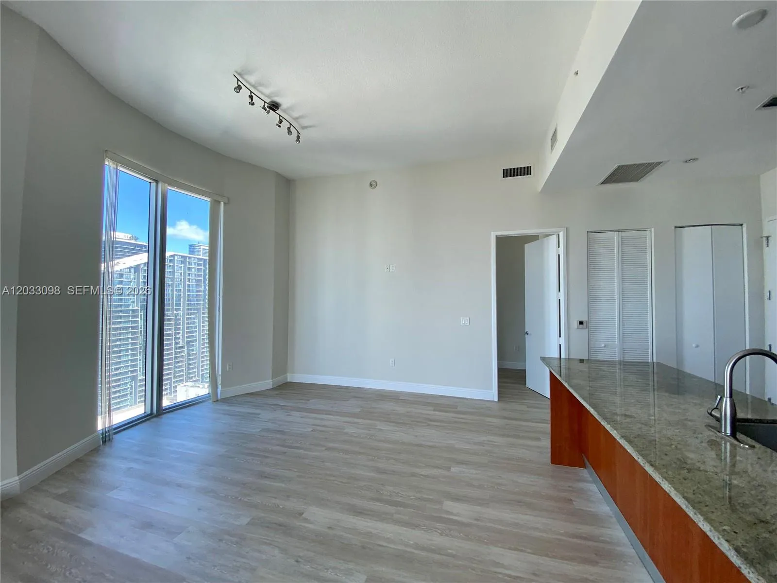185 SW 7th St # 4311, Miami FL 33130