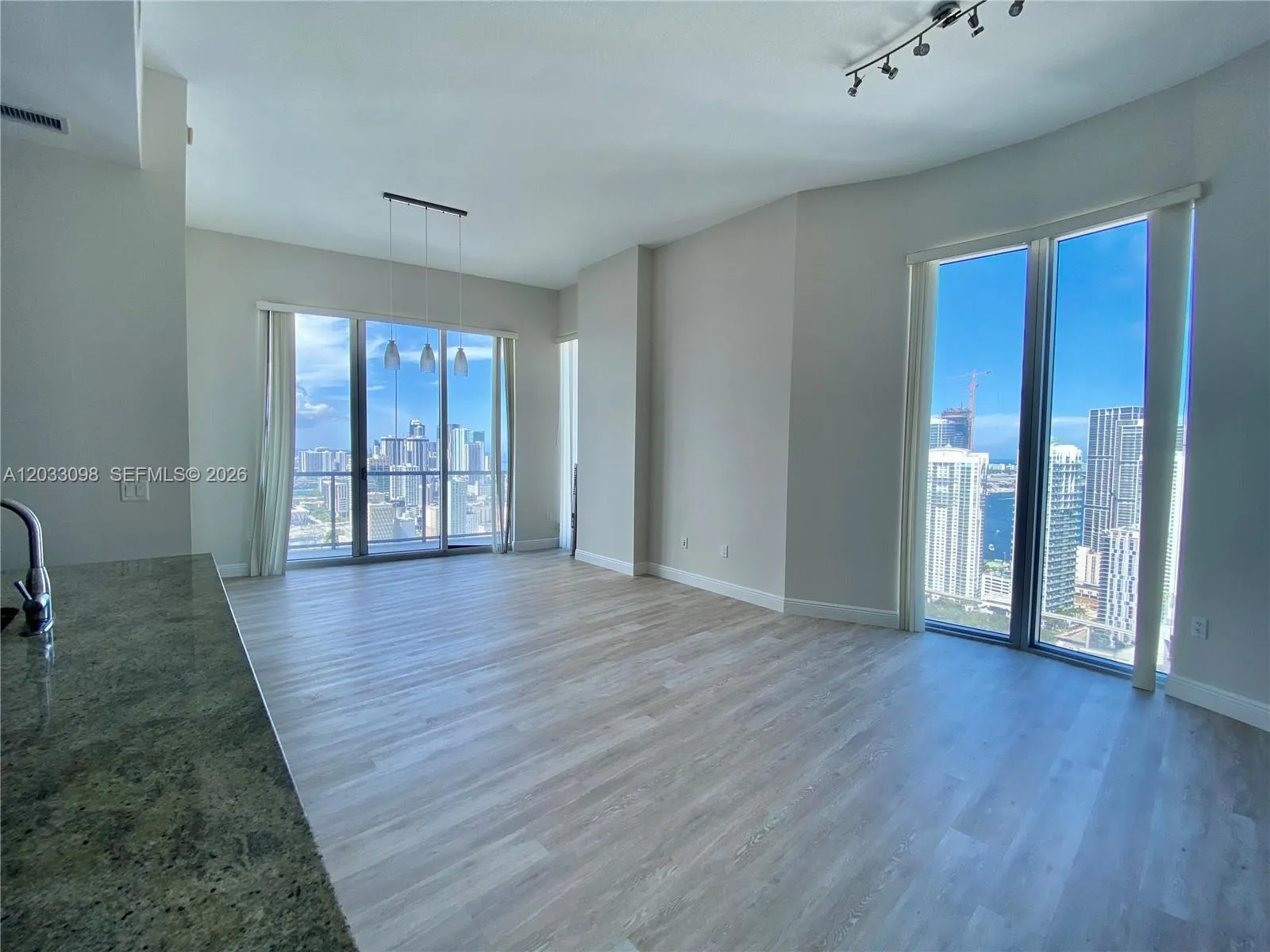 185 SW 7th St # 4311, Miami FL 33130