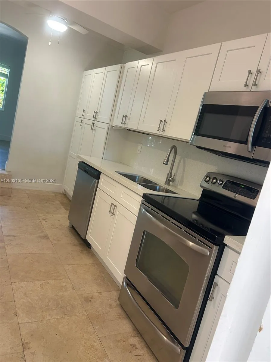 8200 Byron Ave # 3, Miami Beach FL 33141