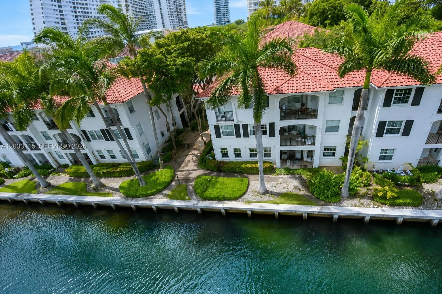 3135 NE 184th St # 2104, Aventura FL 33160