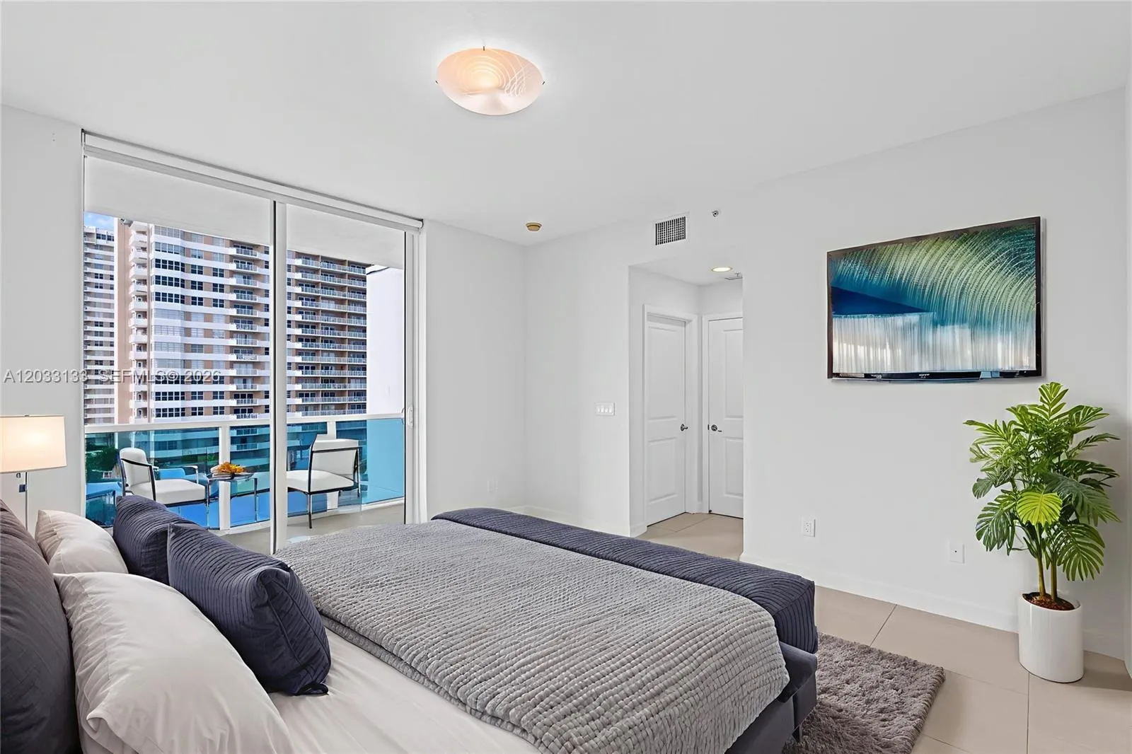 1945 S Ocean Dr # 704, Hallandale Beach FL 33009