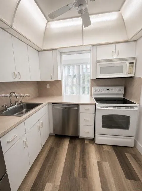 17560 Atlantic Blvd # 516, Sunny Isles Beach FL 33160