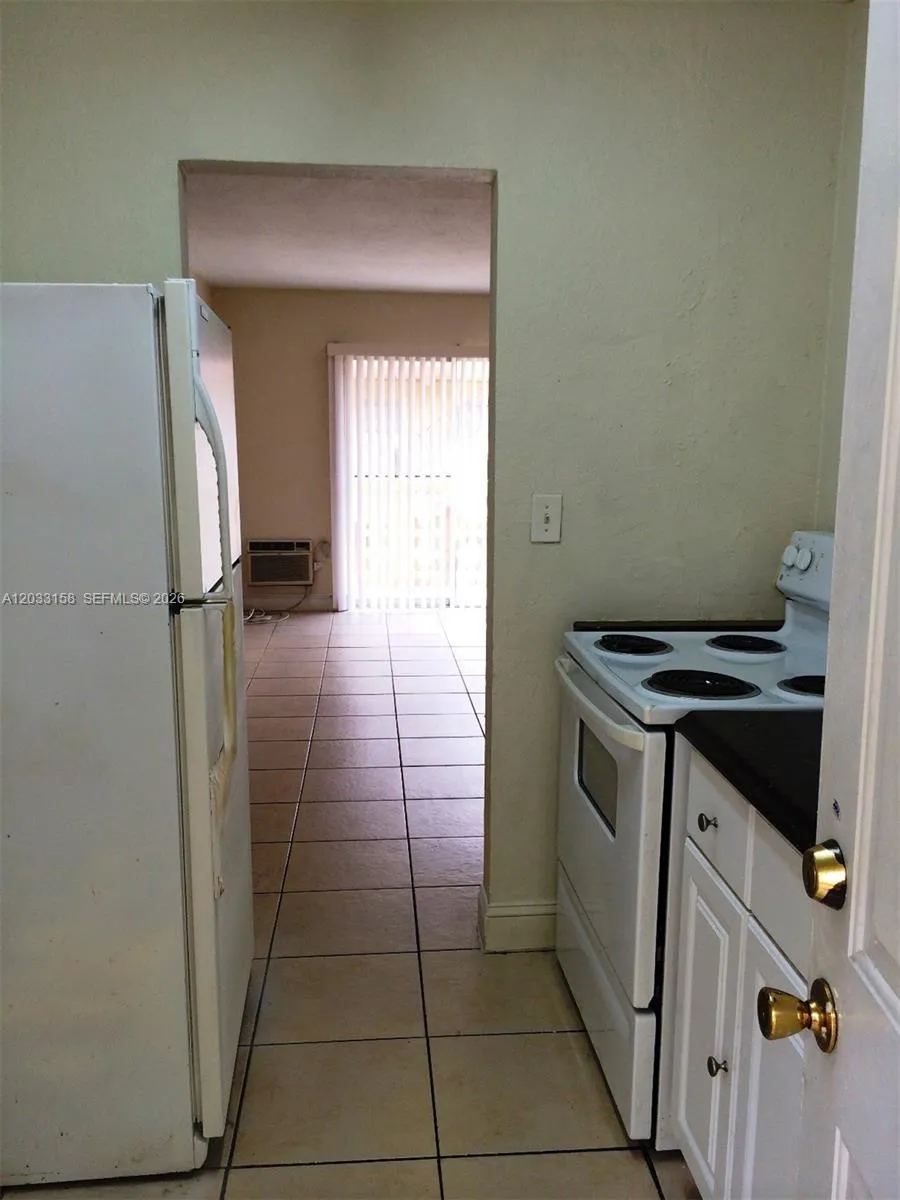 2441 NW 13 ST # 77, Miami FL 33125
