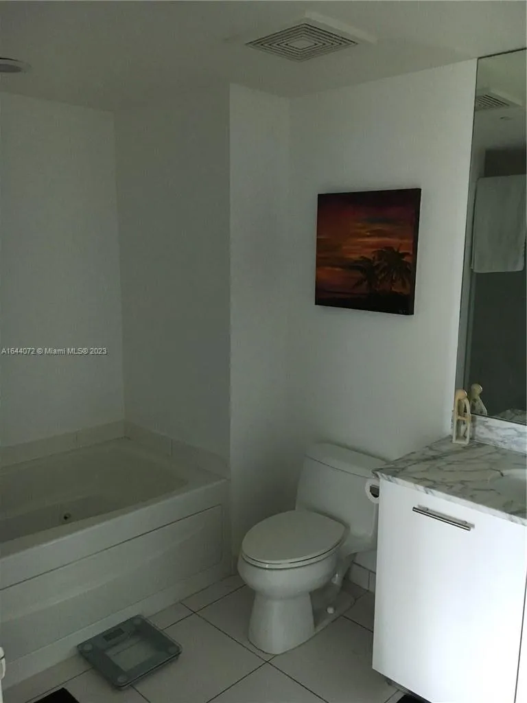 55 SE 6 ST # 2006, Miami FL 33131