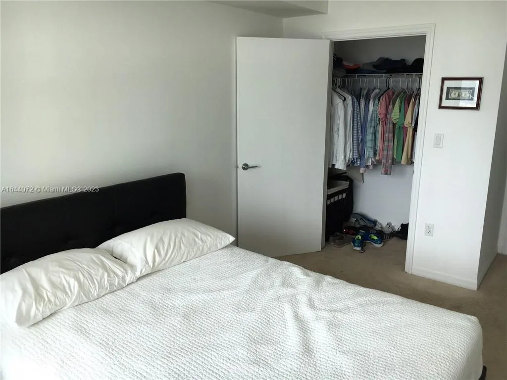 55 SE 6 ST # 2006, Miami FL 33131