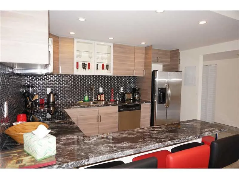 19370 COLLINS AV SEASONAL # 1611, Sunny Isles Beach FL 33160